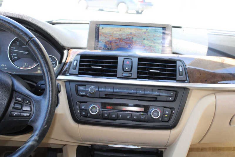 2015 BMW 3 Series 320i