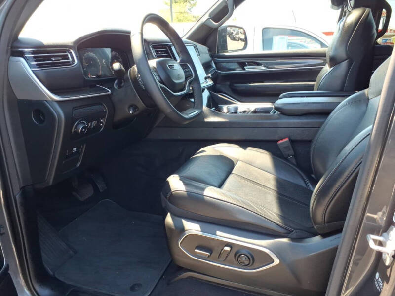 2023 Jeep Wagoneer