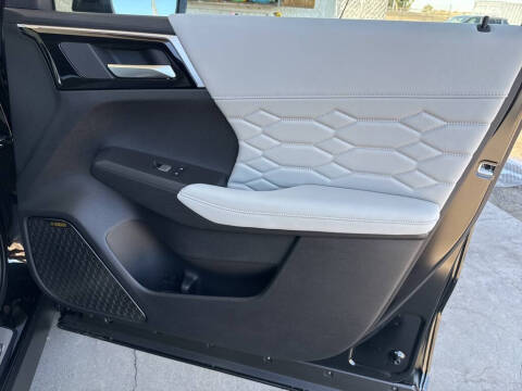 2025 Mitsubishi Outlander SEL Platinum Edition