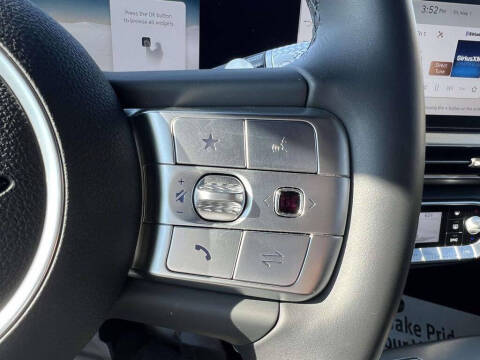 2025 Genesis GV60 Standard