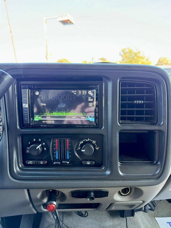 2004 Chevrolet Tahoe LS