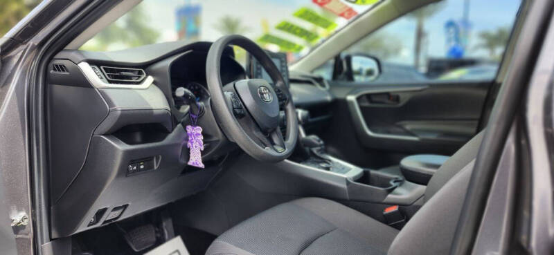 2022 Toyota RAV4 Hybrid LE