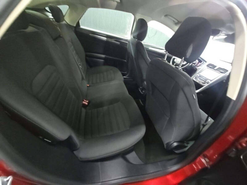 2020 Ford Fusion SE