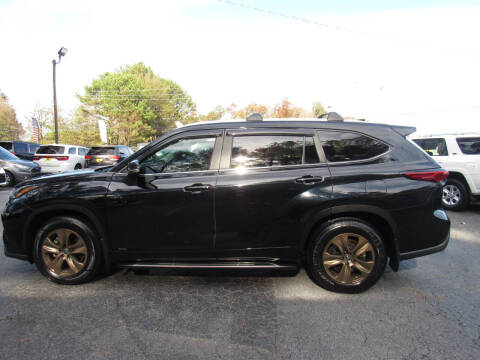 2023 Toyota Highlander Hybrid Bronze Edition