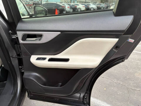 2017 Jaguar F-PACE 20d Prestige