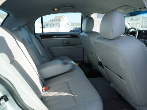 2006 Lincoln Town Car Signature