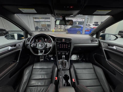 2019 Volkswagen Golf GTI S