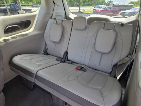 2017 Chrysler Pacifica Touring-L Plus