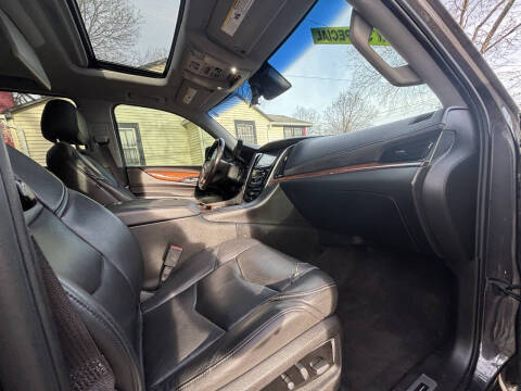 2017 Cadillac Escalade ESV Luxury