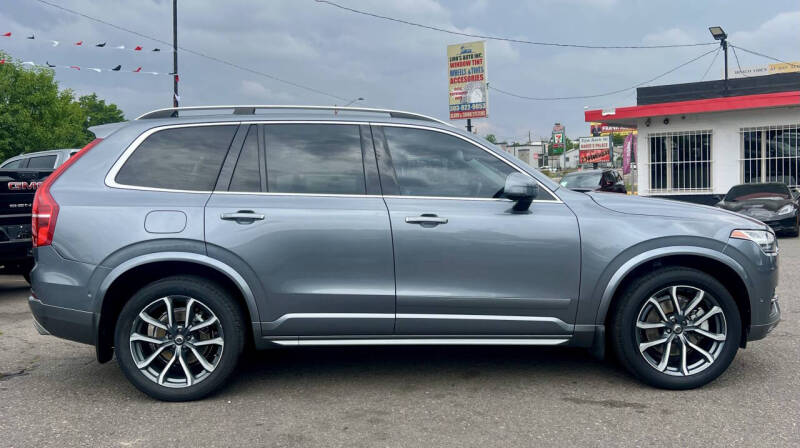 2016 Volvo XC90 T6 Momentum