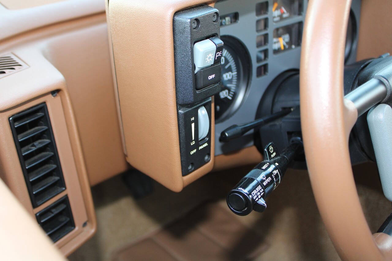 1988 Pontiac Fiero 25