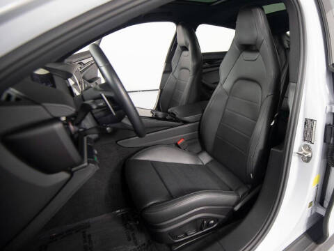 2025 Porsche Panamera 4