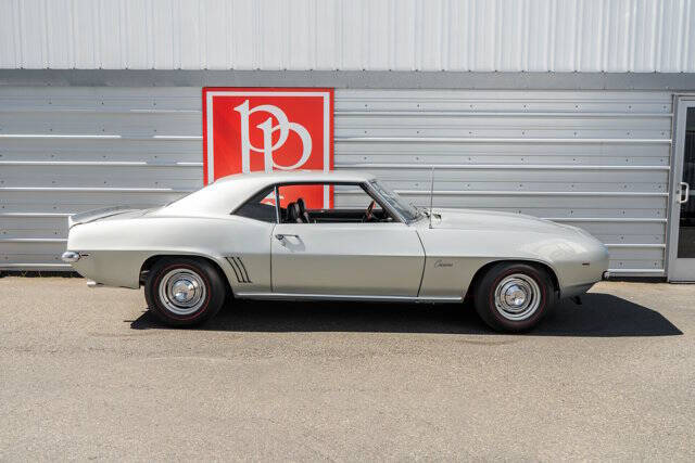 1969 Chevrolet Camaro 34