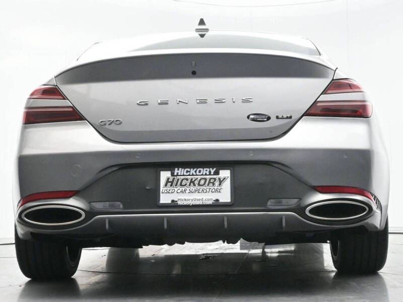 2023 Genesis G70