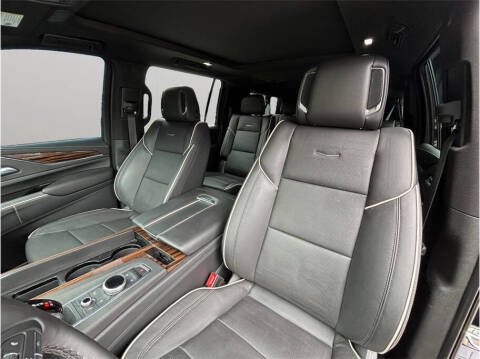 2023 Cadillac Escalade ESV Premium Luxury