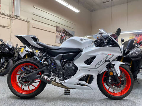 2023 Yamaha R7