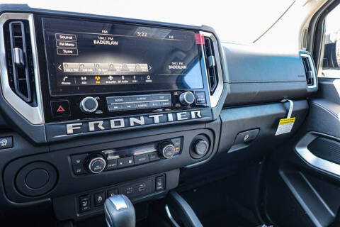 2025 Nissan Frontier SV