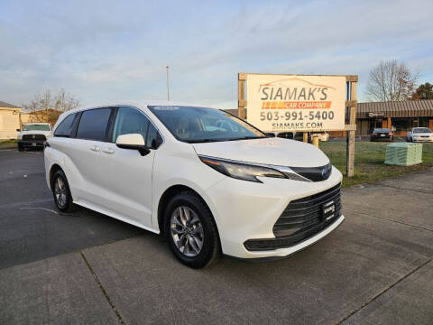 2022 Toyota Sienna for sale at Woodburn Trailers in Woodburn OR