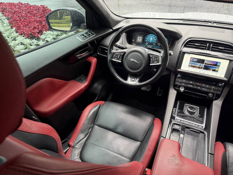 2018 Jaguar F-PACE S