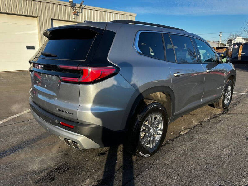 2025 GMC Acadia Elevation