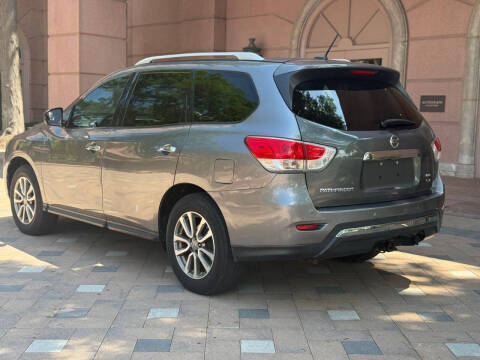 2016 Nissan Pathfinder SV