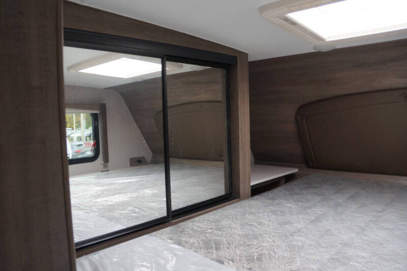 2025 Adventurer 86FB