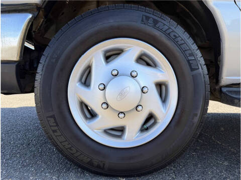 2013 Ford E-Series E-350 SD XLT