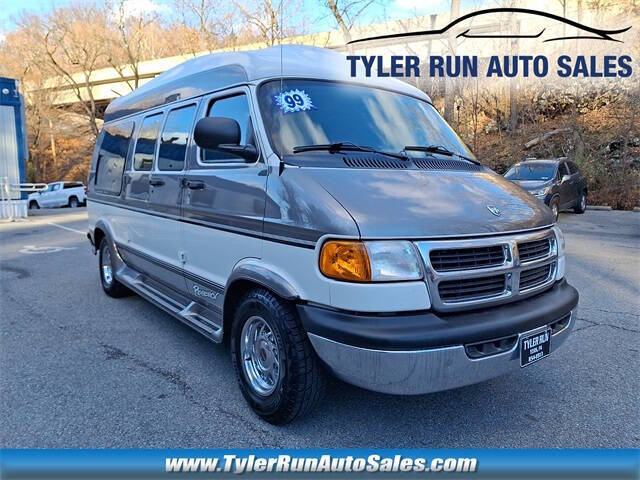 1999 Dodge Ram Van Base's photo