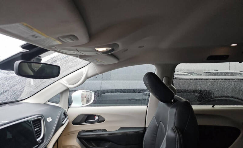 2022 Chrysler Pacifica Touring L