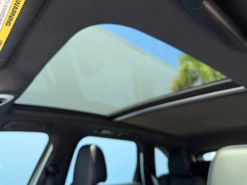 2017 Porsche Cayenne Platinum Edition