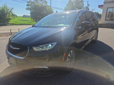 2024 Chrysler Pacifica Plug-In Hybrid Select