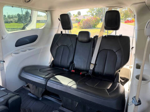 2020 Chrysler Voyager LXi