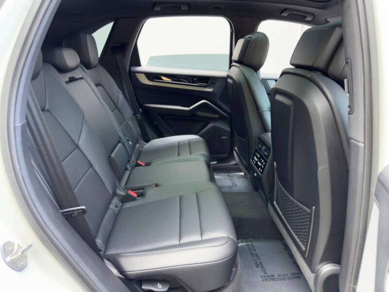 2024 Porsche Cayenne S