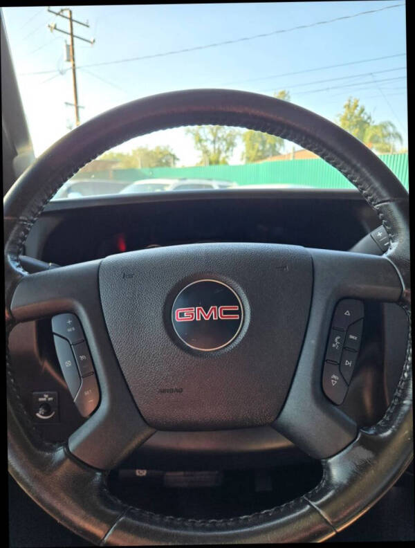 2023 GMC Savana 2500