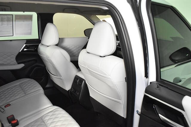 2023 Mitsubishi Outlander SEL