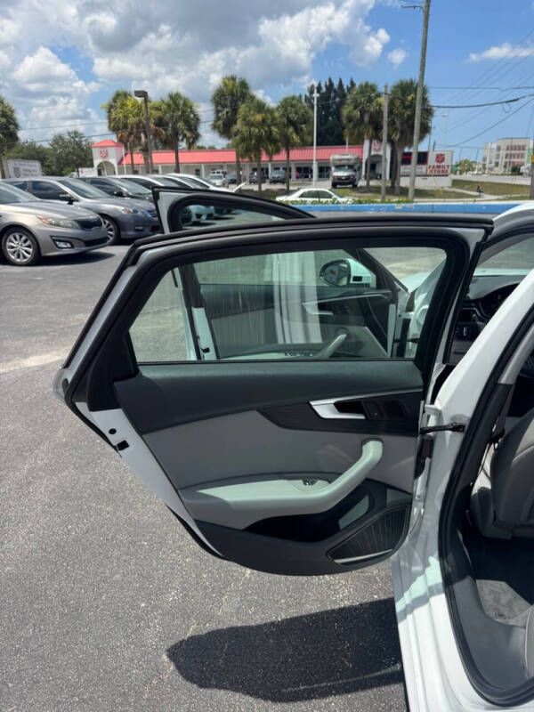 2017 Audi A4 2.0T quattro Premium Plus