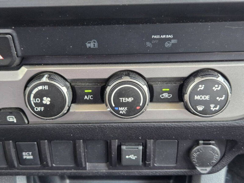 2022 Toyota Tacoma SR