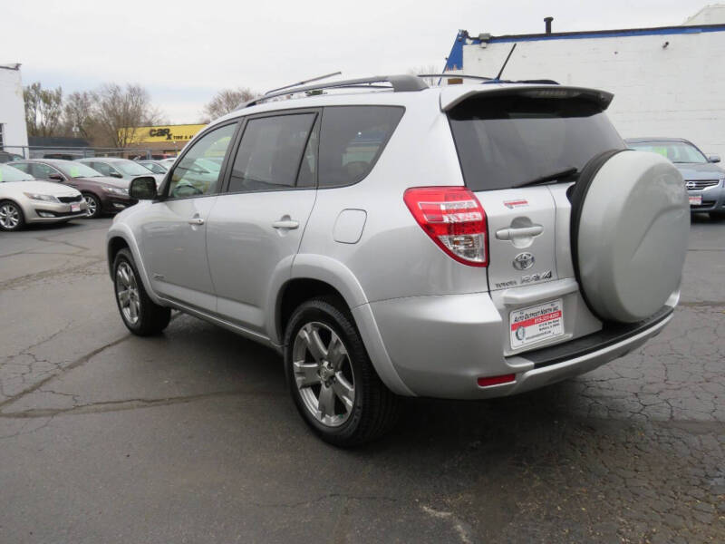 2009 Toyota RAV4 Sport photo 4