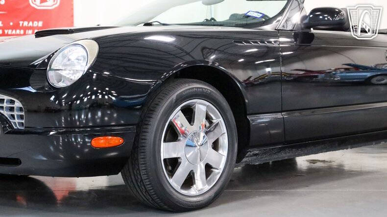 2002 Ford Thunderbird Deluxe