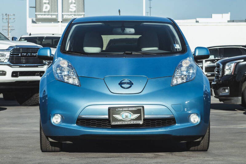 2011 Nissan LEAF SL