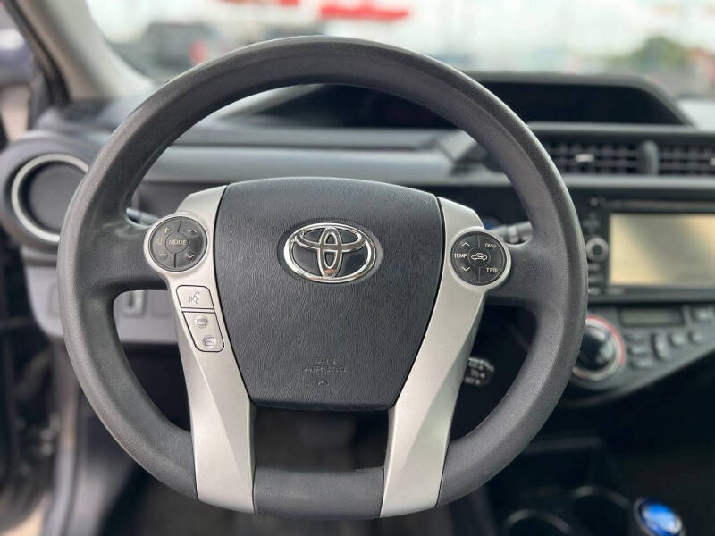 2014 Toyota Prius c Three