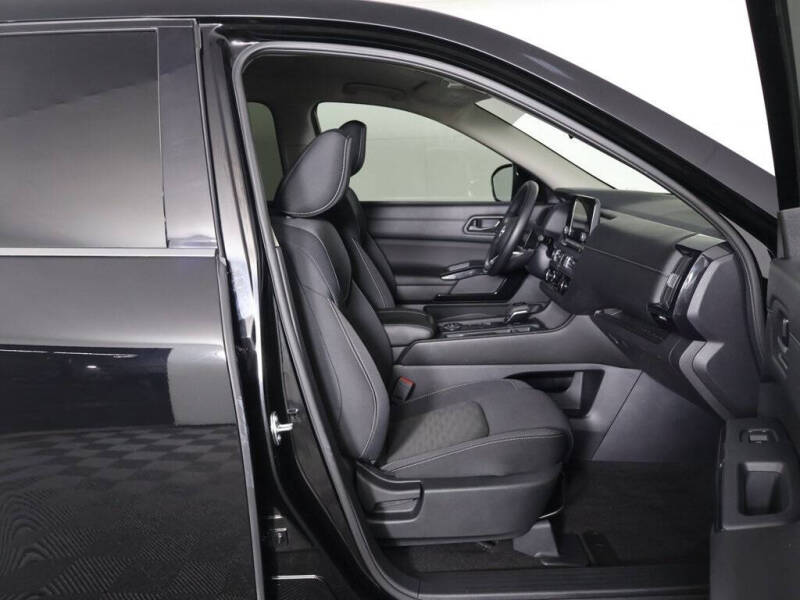 2024 Nissan Pathfinder S