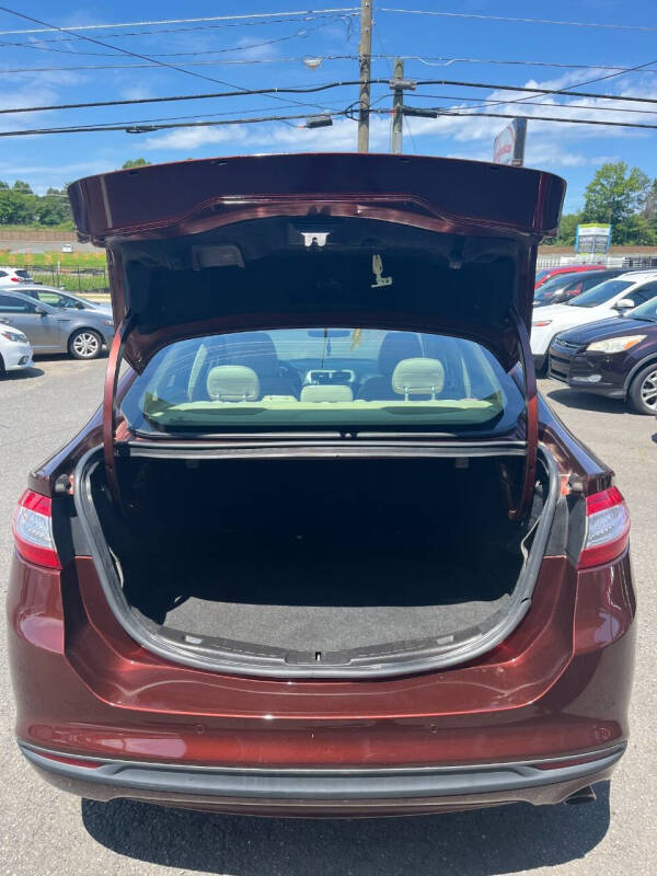 2016 Ford Fusion SE