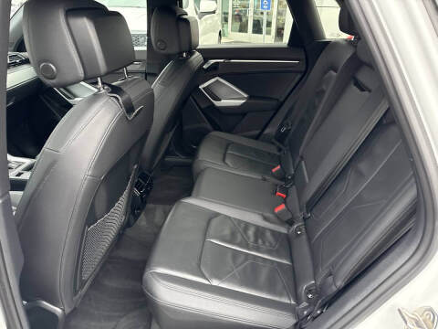 2022 Audi Q3 quattro S line Premium 45 TFSI