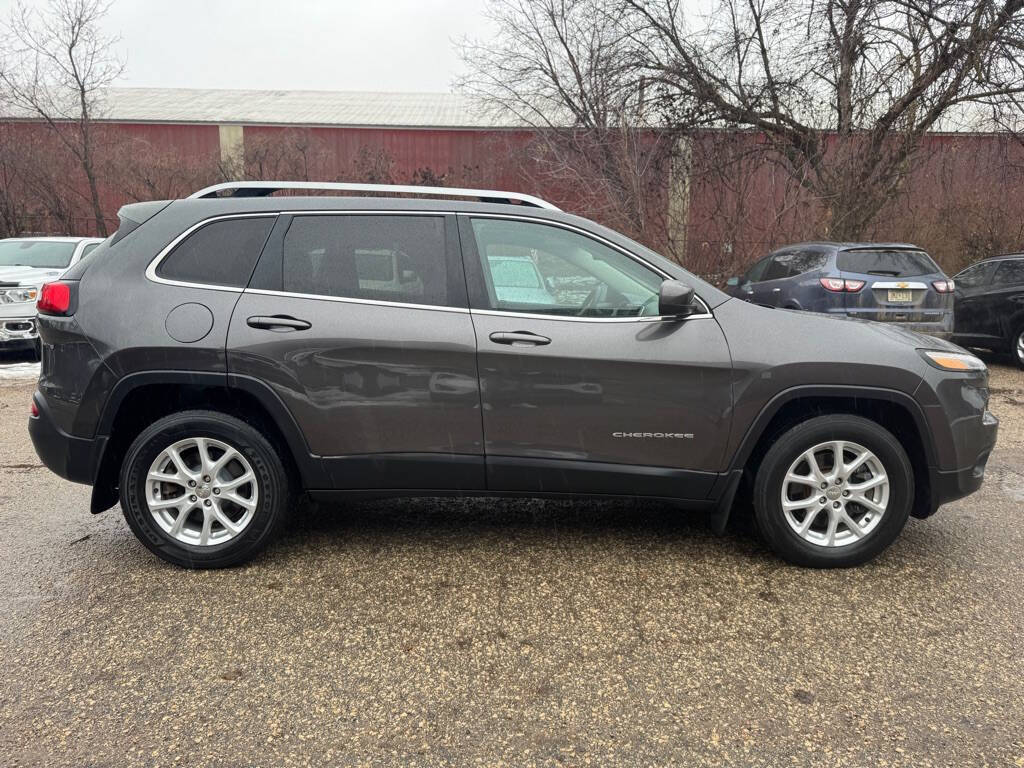 2015 Jeep Cherokee for sale at Whi-Con Auto Brokers in Shakopee, MN