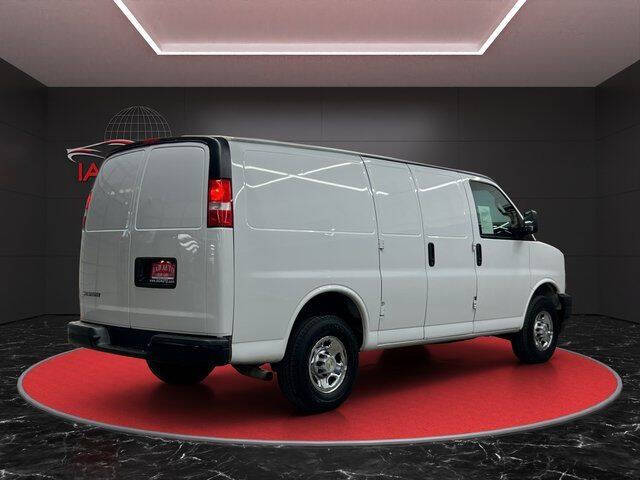 2022 Chevrolet Express 2500
