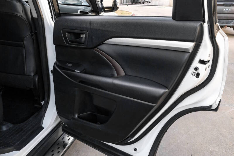 2017 Toyota Highlander LE Plus