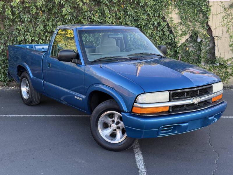 2000 Chevrolet S-10 LS