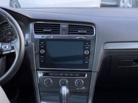 2018 Volkswagen Golf SportWagen