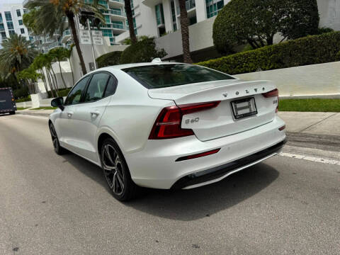 2024 Volvo S60 B5 Core Dark Theme
